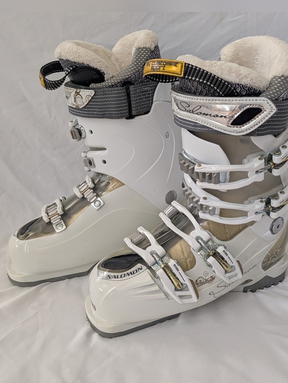 SALOMON Divine RS 7 Energyzer 60 Women's White Ski Boots Size 24 / 24.5 - 288mm